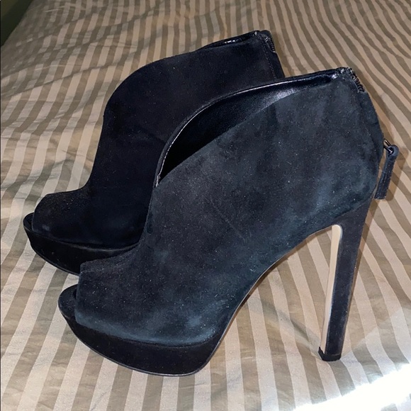Nine West black heeled hotties. Size 6M - Picture 3 of 3